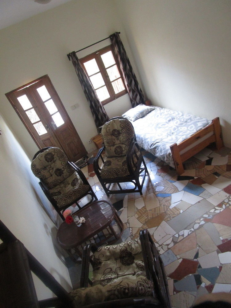 Meva Guesthouse Антананариву Экстерьер фото