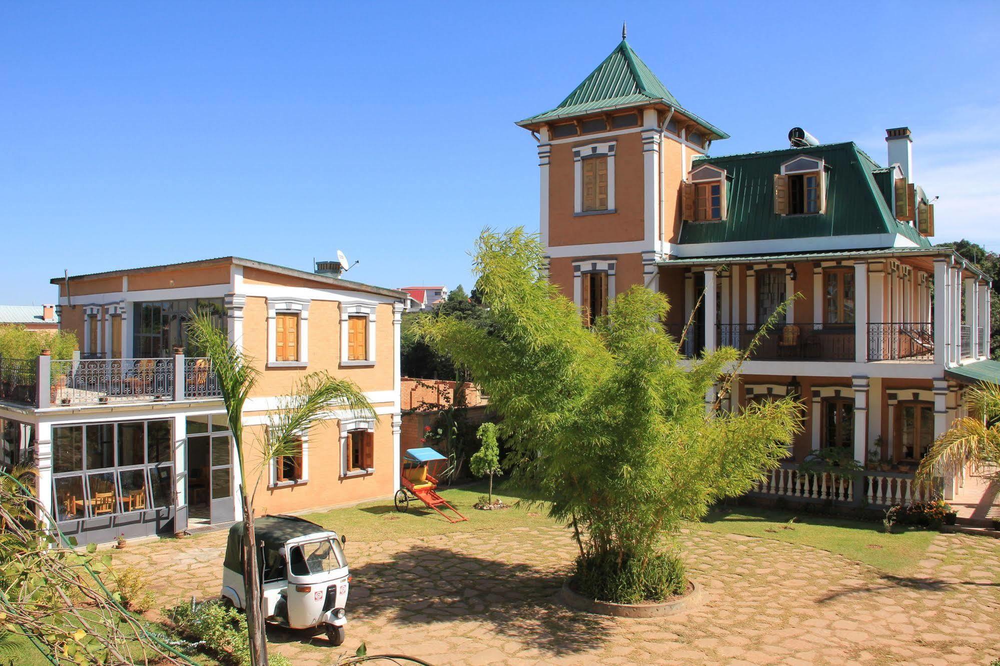 Meva Guesthouse Антананариву Экстерьер фото